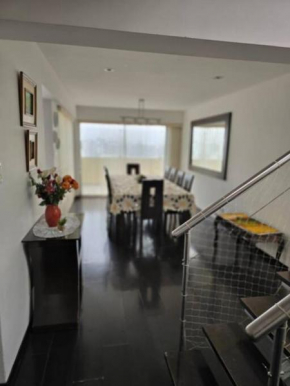 Amplio y hermoso Triplex familiar
